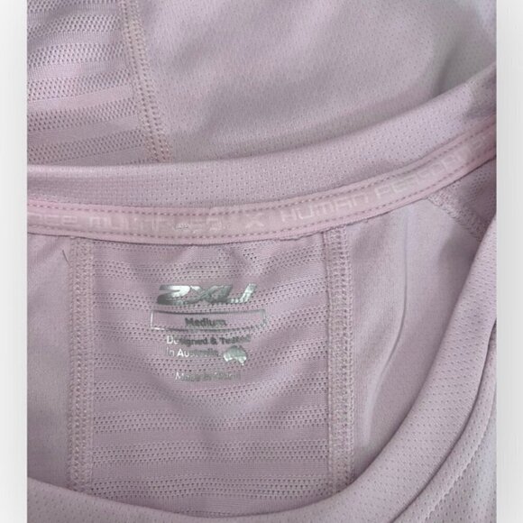 2XU Vent Mesh Lightweight Reflective active run crew Workout Shirt baby pink Med - Picture 4 of 5